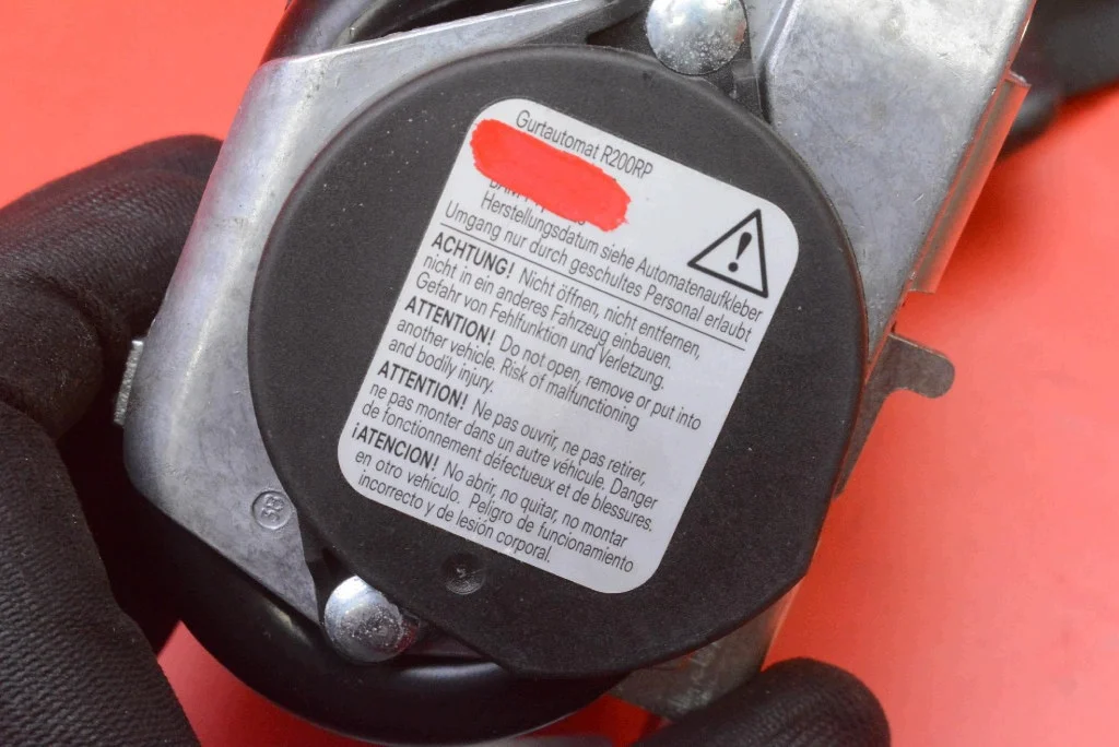 Sicherheitsgurt links hinten 3T0857447 Skoda Superb II image 7