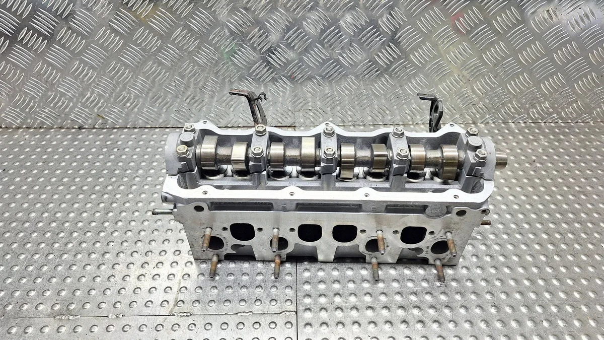 Moottorin sylinterikansi S27718931 VW Golf IV Bora A3