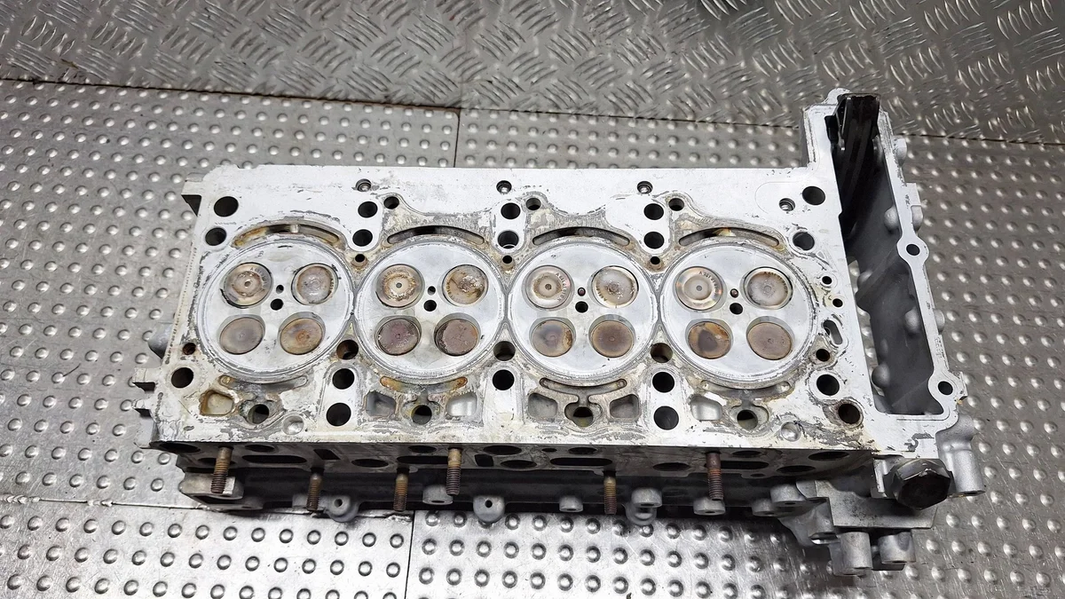 Mercedes-Benz S27718932 sylinterikansi image 10
