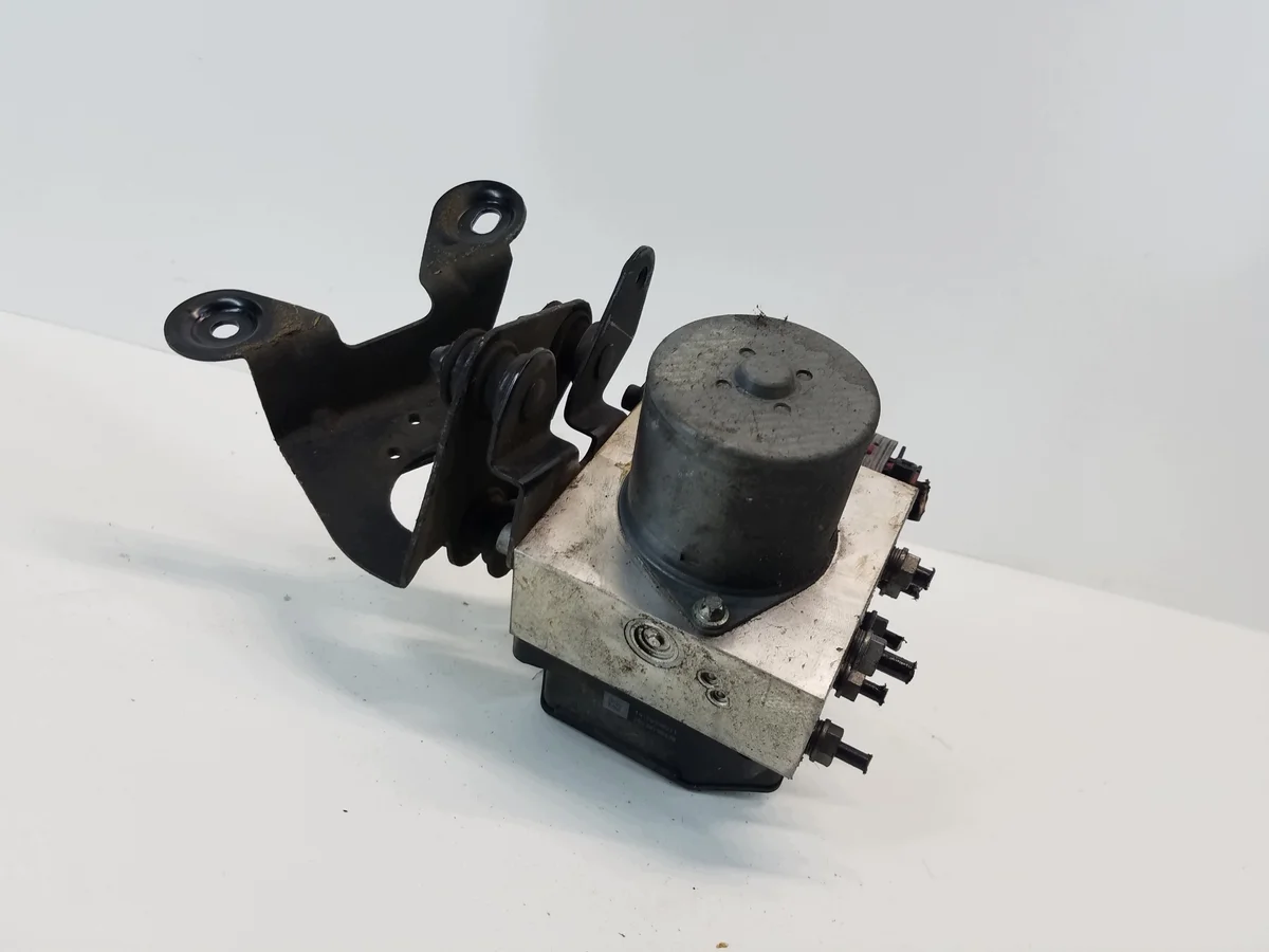ABS-pumppu VW Passat B7 2.0 TDI 3AA614109BK POMB7FHUPARTS56755555 image 3