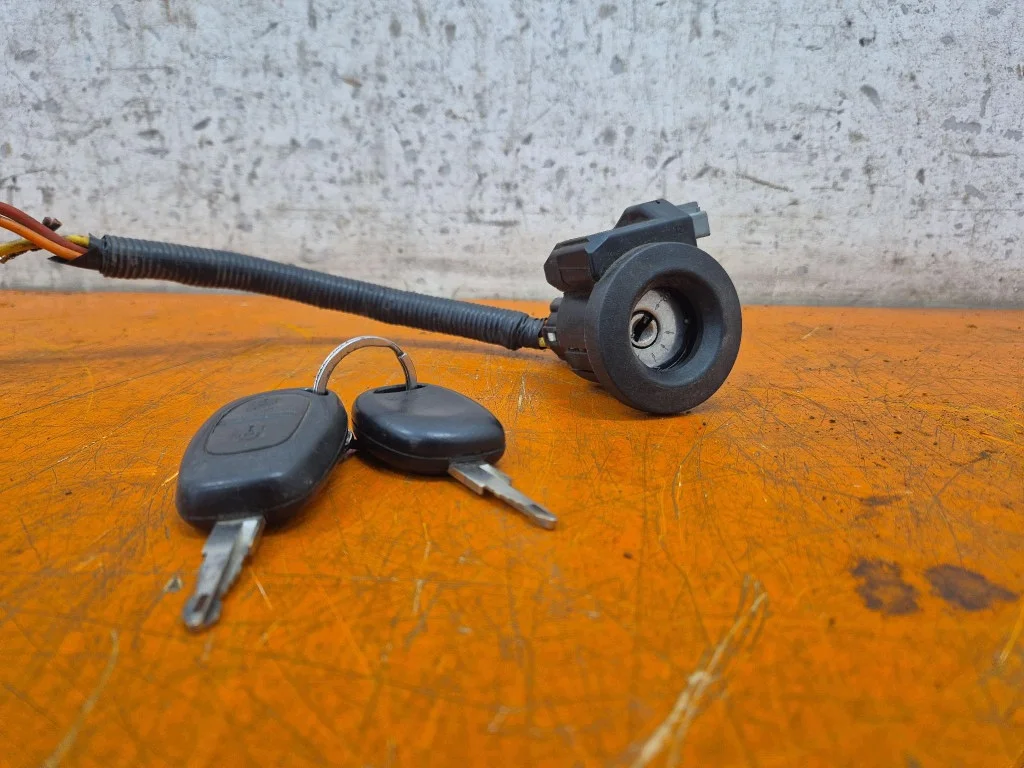 Opel Movano virtalukko avaimella