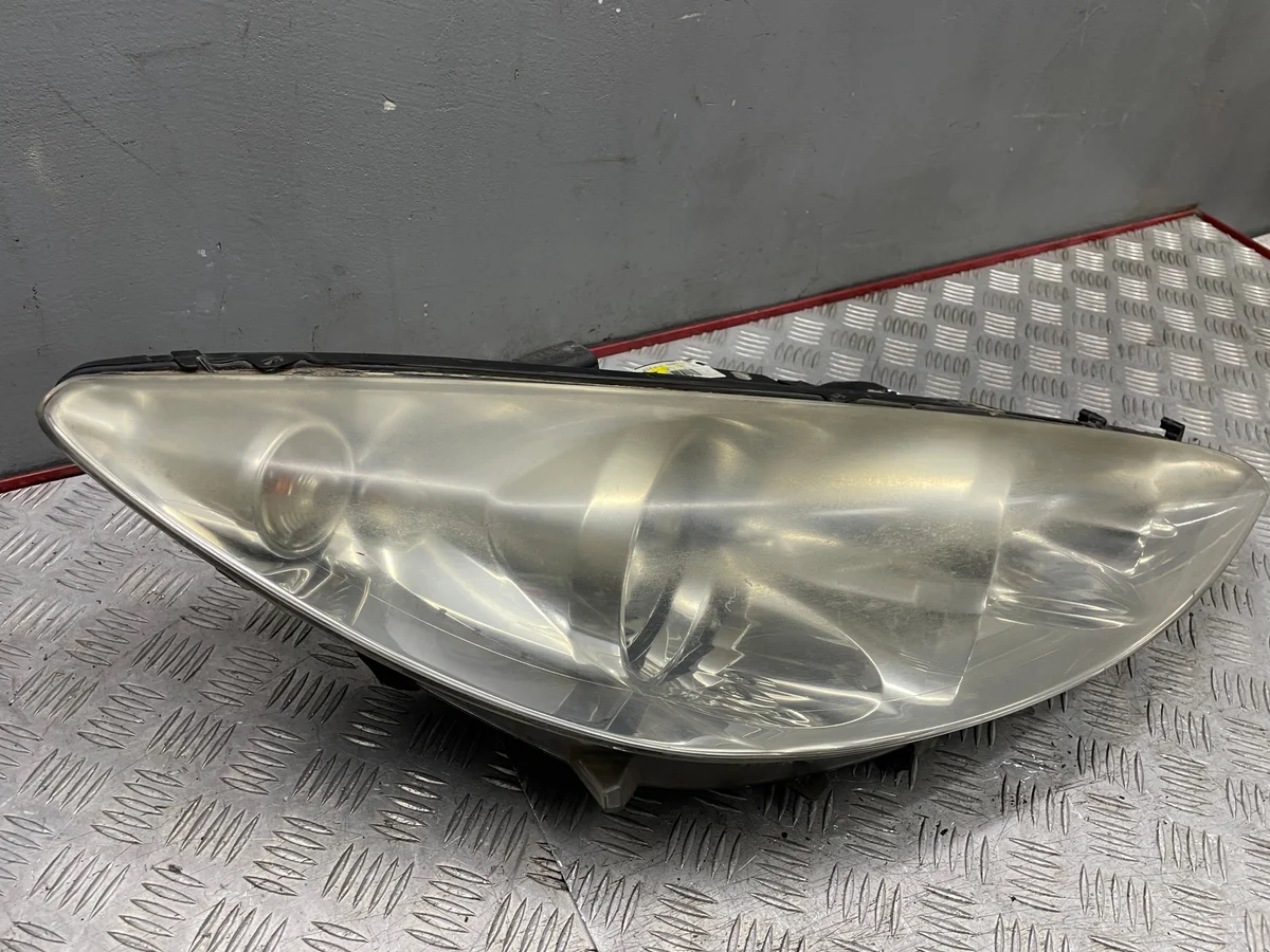 Peugeot 308 T7 Faro delantero derecho 567546756756756