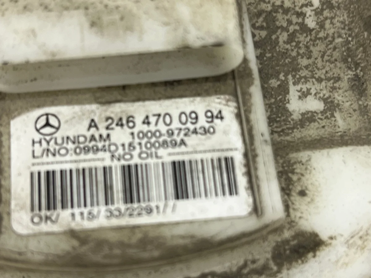 Mercedes-Benz W176 A-Klasse Kraftstoffpumpe A2464700994 image 3
