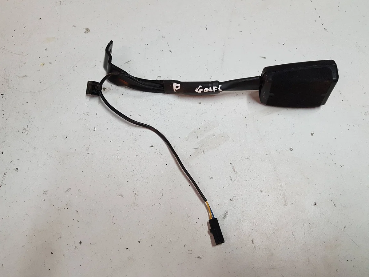 VW Golf VI 09-13 turvavyön kiinnike oikea etu I1K3857756BAI