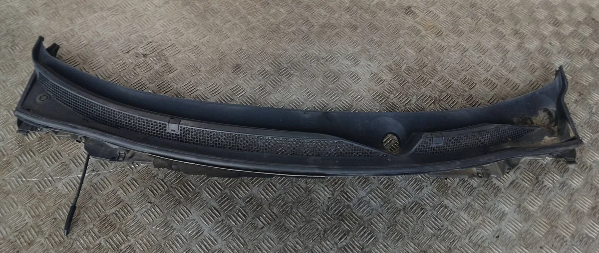 Nissan Qashqai J11 Plástico do para-brisas 668624EH1A