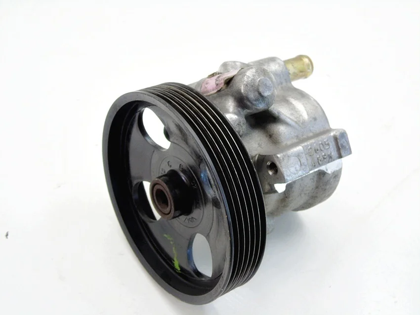 Servostyrningspump Renault Laguna Megane Scenic 1.8 16V 820005452