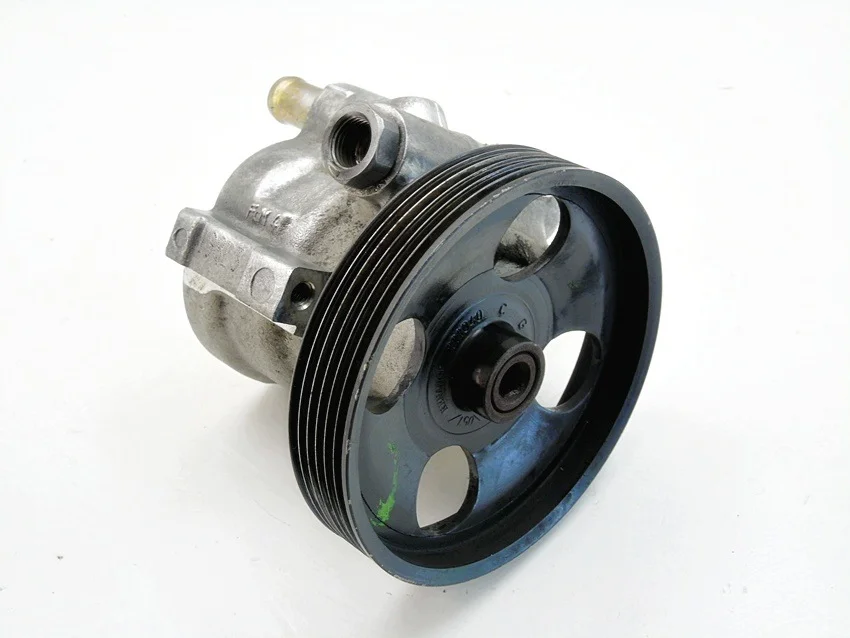 Ohjaustehostimen pumppu Renault Laguna/Megane/Scenic 820005452