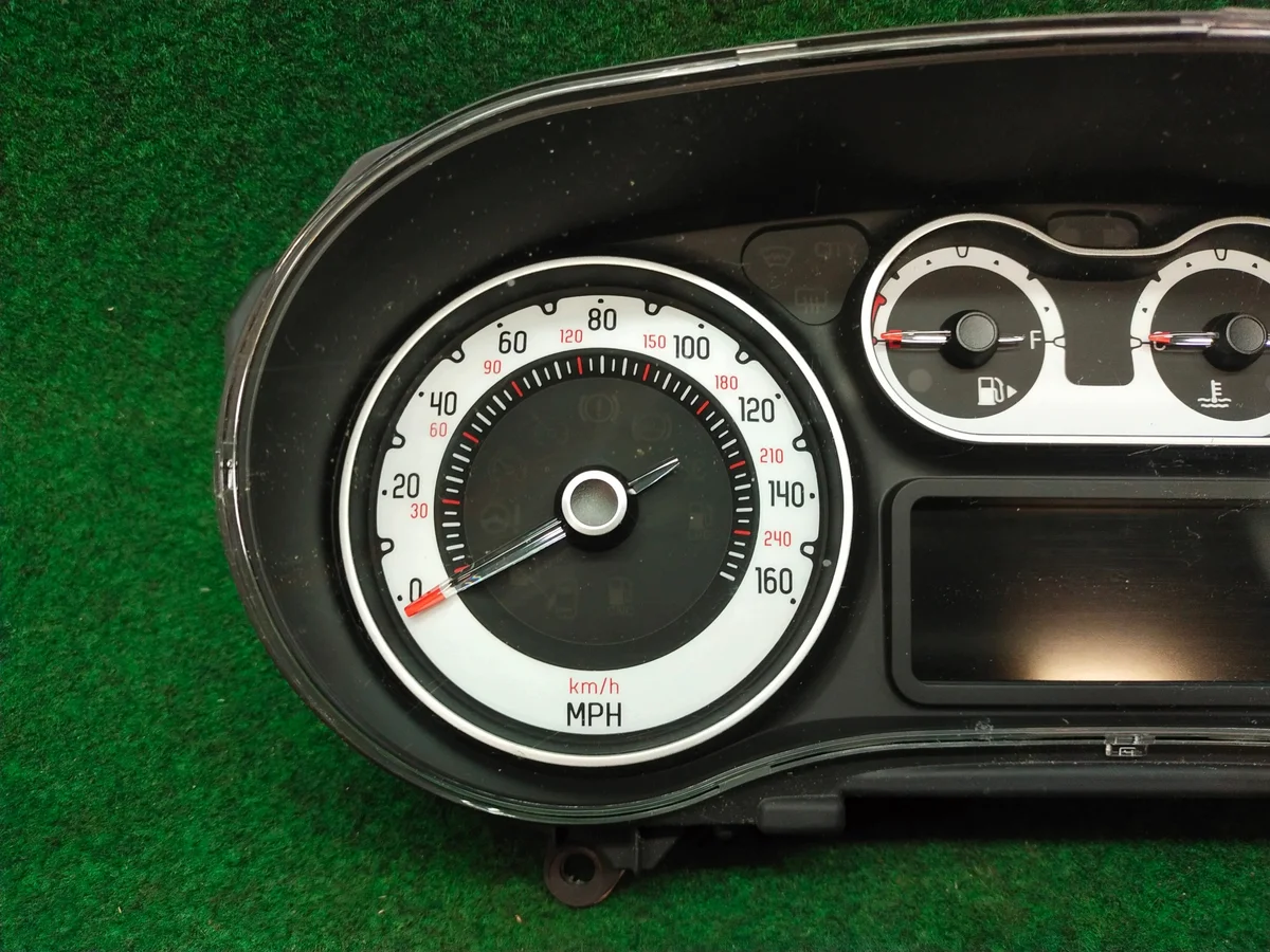 Fiat 500L Mittaristo 51975136