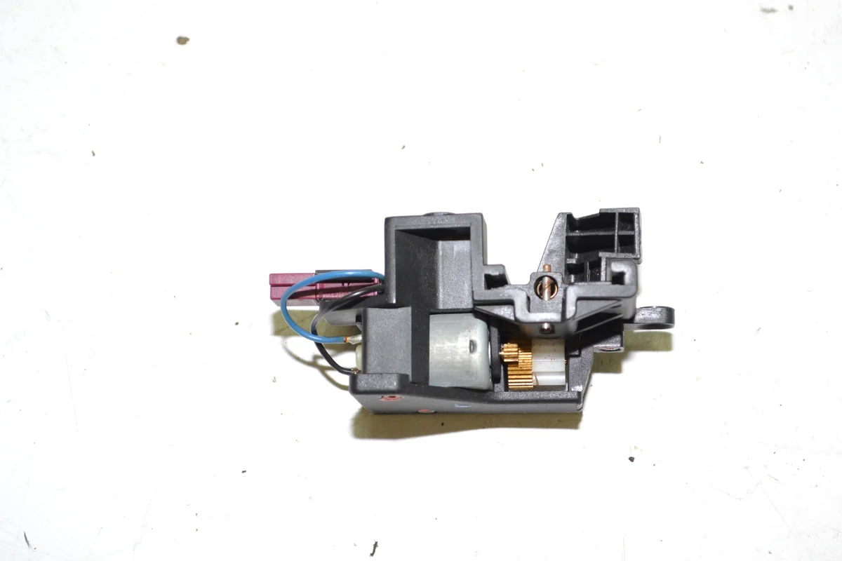 Schloss Stellmotor Rollo Rechts BMW 5 E61 9918003265 image 3