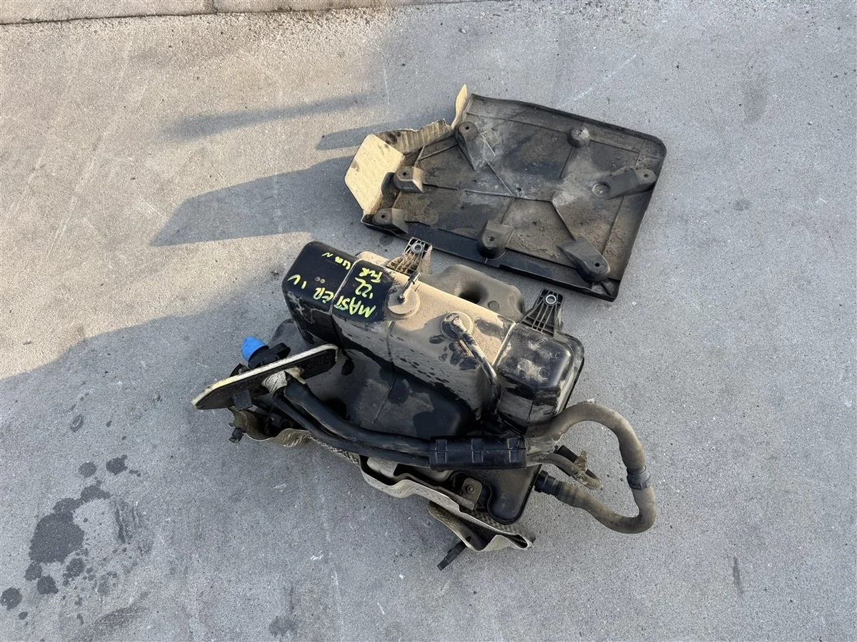 Réservoir AdBlue avec pompe Renault Master 4 2.3 dCi 204629323R image 3