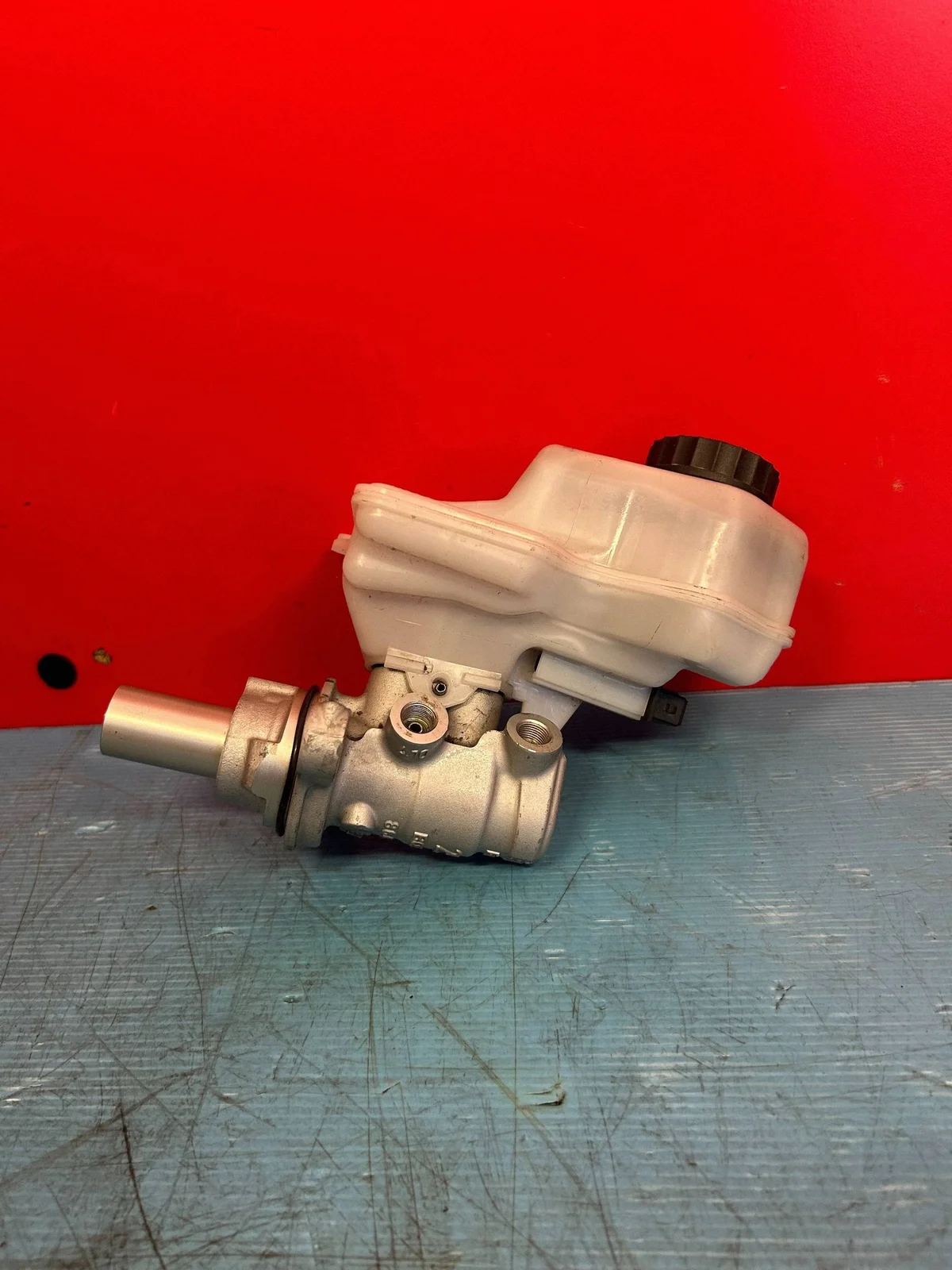 Pompe direction assistée Toyota Corolla E21 8647GT