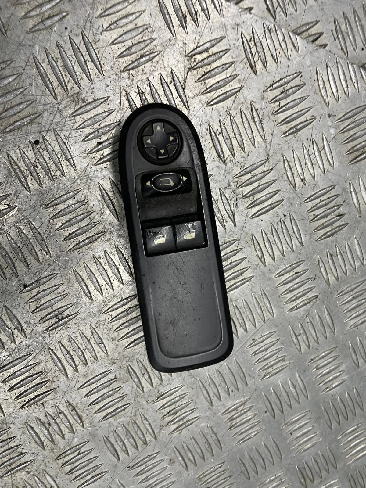 Peugeot 308 T7 Driver Window Switch 563456456546 thumbnail 1