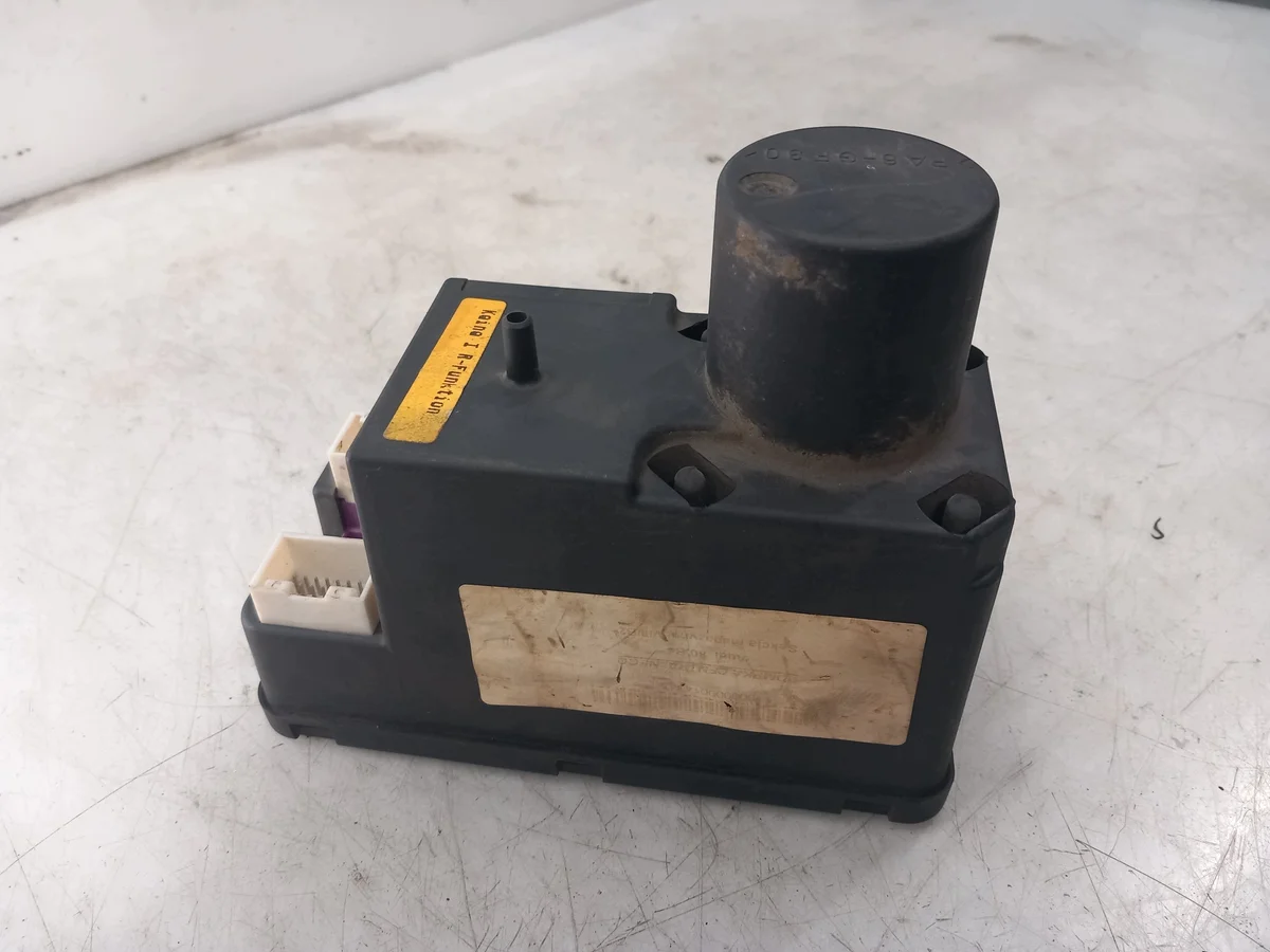 Audi 80 Centrale Deurvergrendeling Pomp 4A0862257F image 3