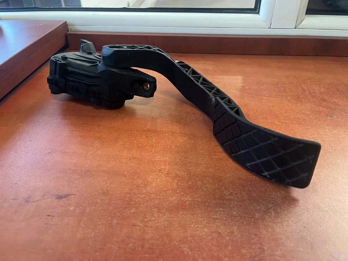 Pedal de embrague Citroën C4 Cactus PA66GF50