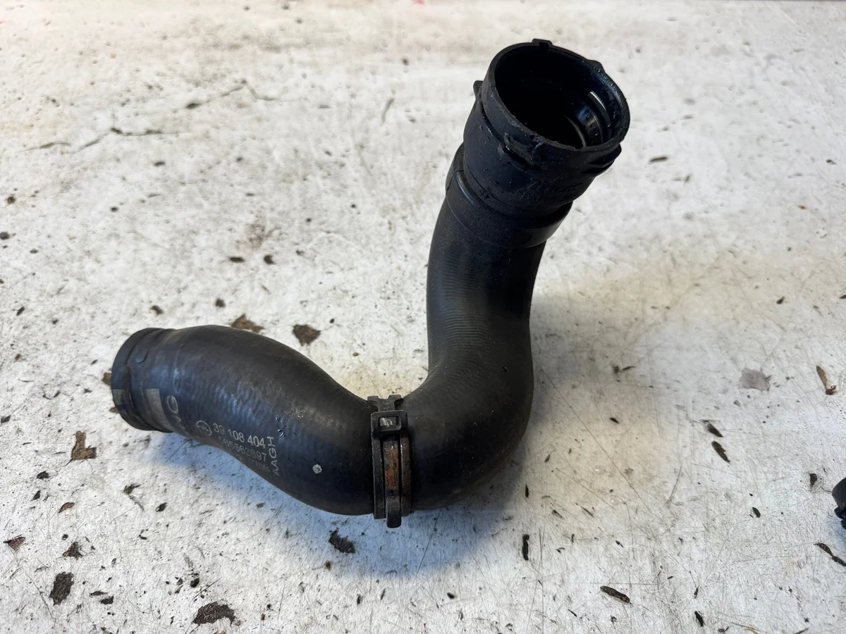Tubo acqua Opel Astra K 1.5 D 39108404