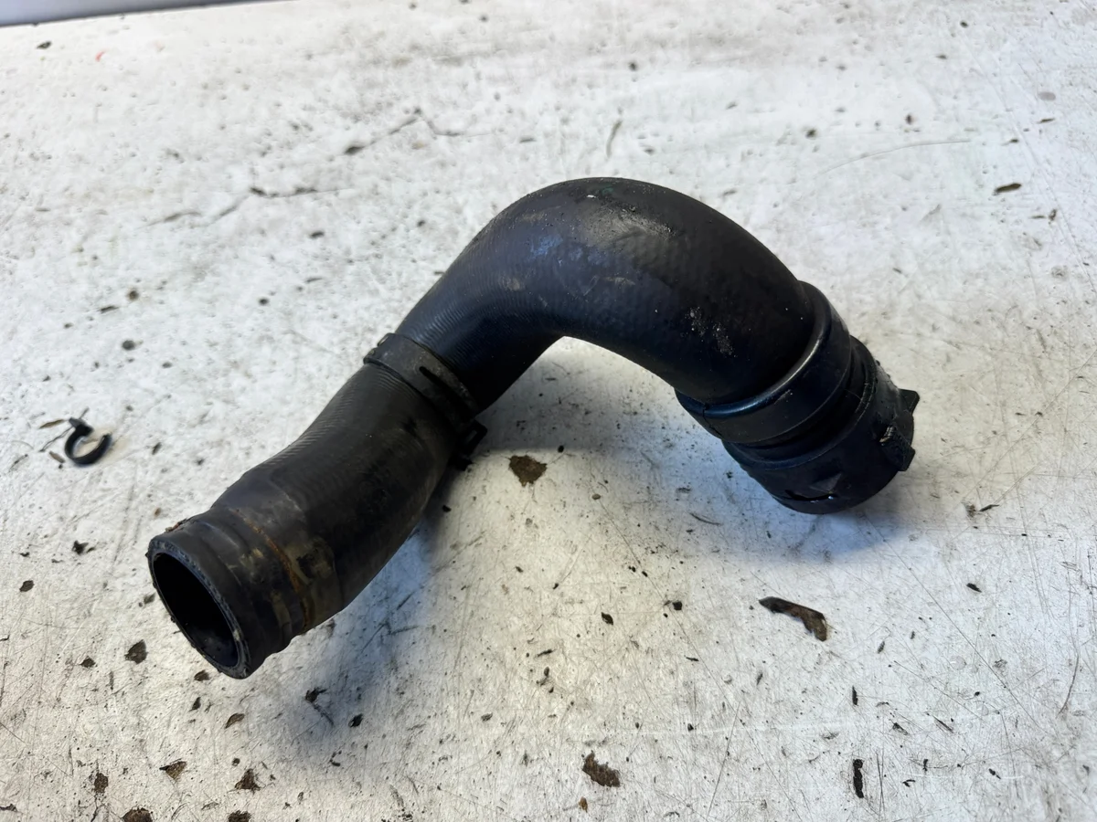 Kühlmittelleitung Opel Astra K 1.5 D 39108404