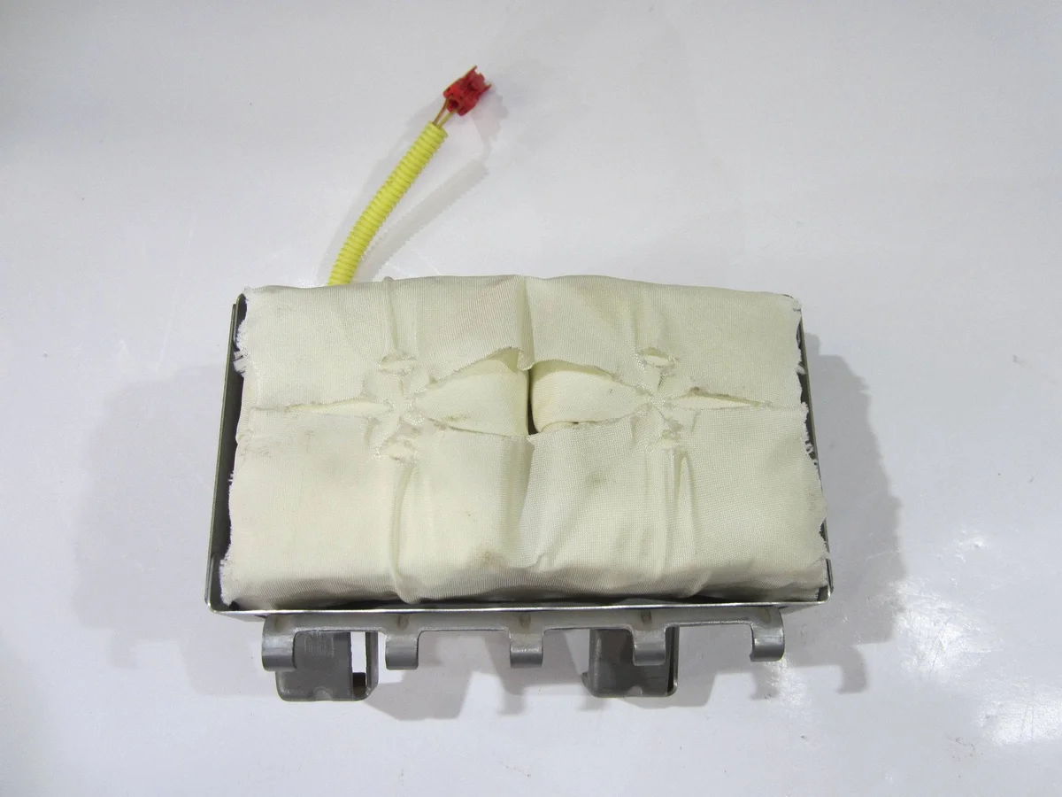 Matkustajan turvatyyny Mitsubishi L200 IV MN123965ZZ