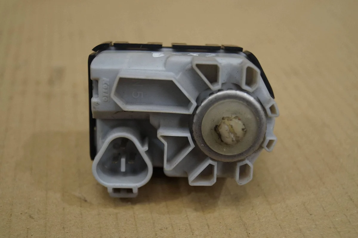 Stellmotor Scheinwerfer Mazda CX-3 GBL1757 image 4