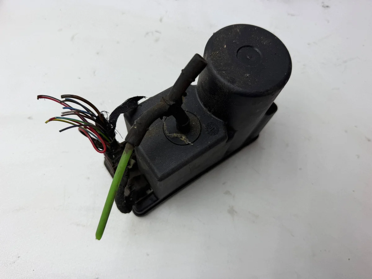 Audi A4 B5 Central Locking Pump 4A0862257A