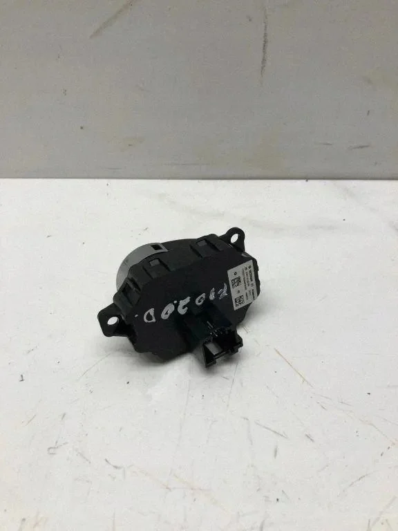 BMW 5 Touring (F11) Start-Stop Knopf 9229564 image 3