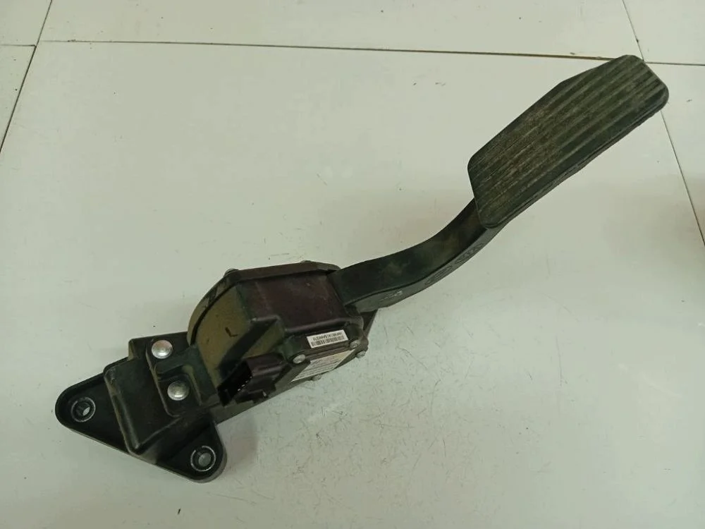 Elektroniskt gaspedal Kia Carens BJT0750A1D200