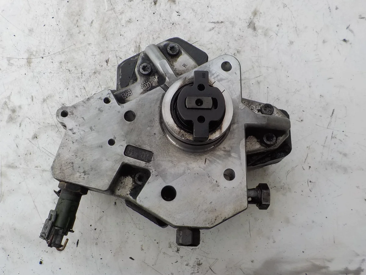 Injection Pump Volvo S60 V70 XC90 2.4d D5 30756125