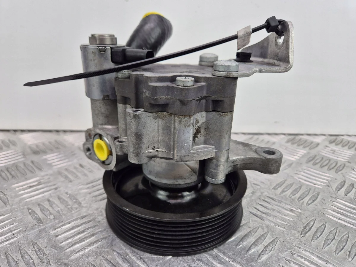 Ohjaustehostimen pumppu Mercedes-Benz A0064664801 image 5