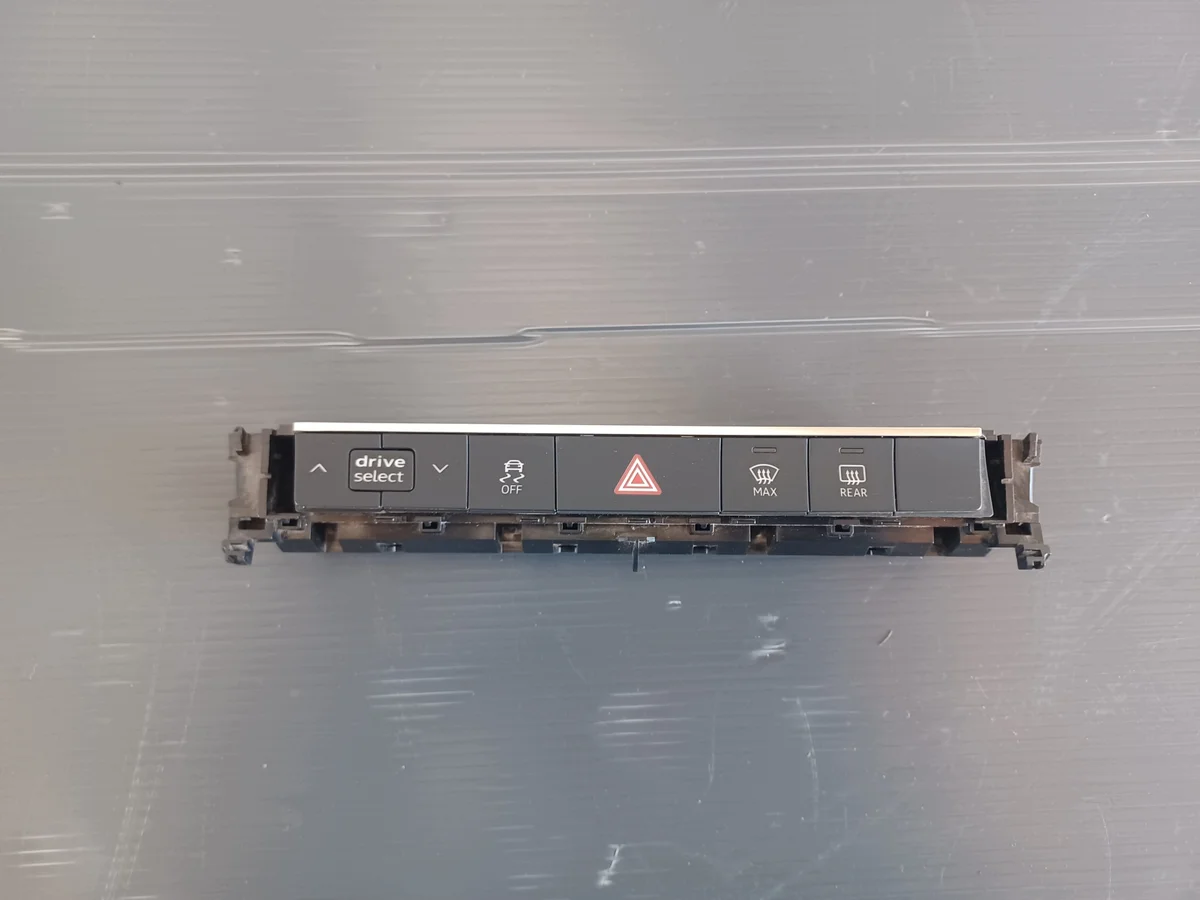 Panel multifunktionsknappar Audi A6 C8 4K0925301