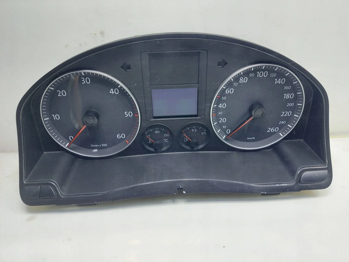 VW Golf V Nopeusmittari 1.9 TDI 1K0920860L