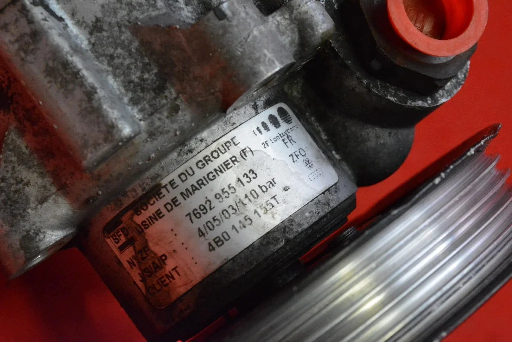 Ohjaustehostimen pumppu Audi A6 C5 4B0145155T image 7
