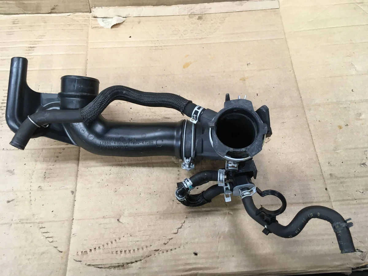 Toyota Yaris ilmanotto-putki 1788047080