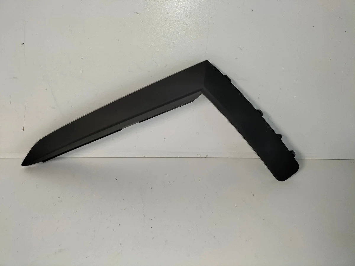 Baguette pare-chocs avant gauche Skoda Octavia IV 5E3807833