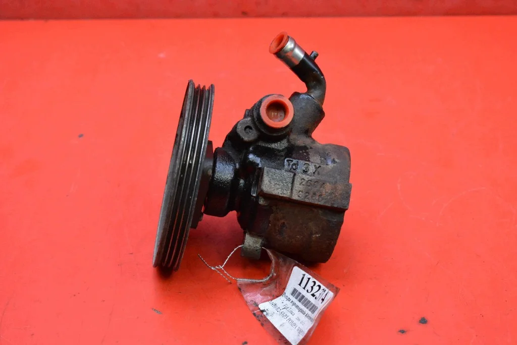 Ohjaustehostimen pumppu Fiat Linea 55186441