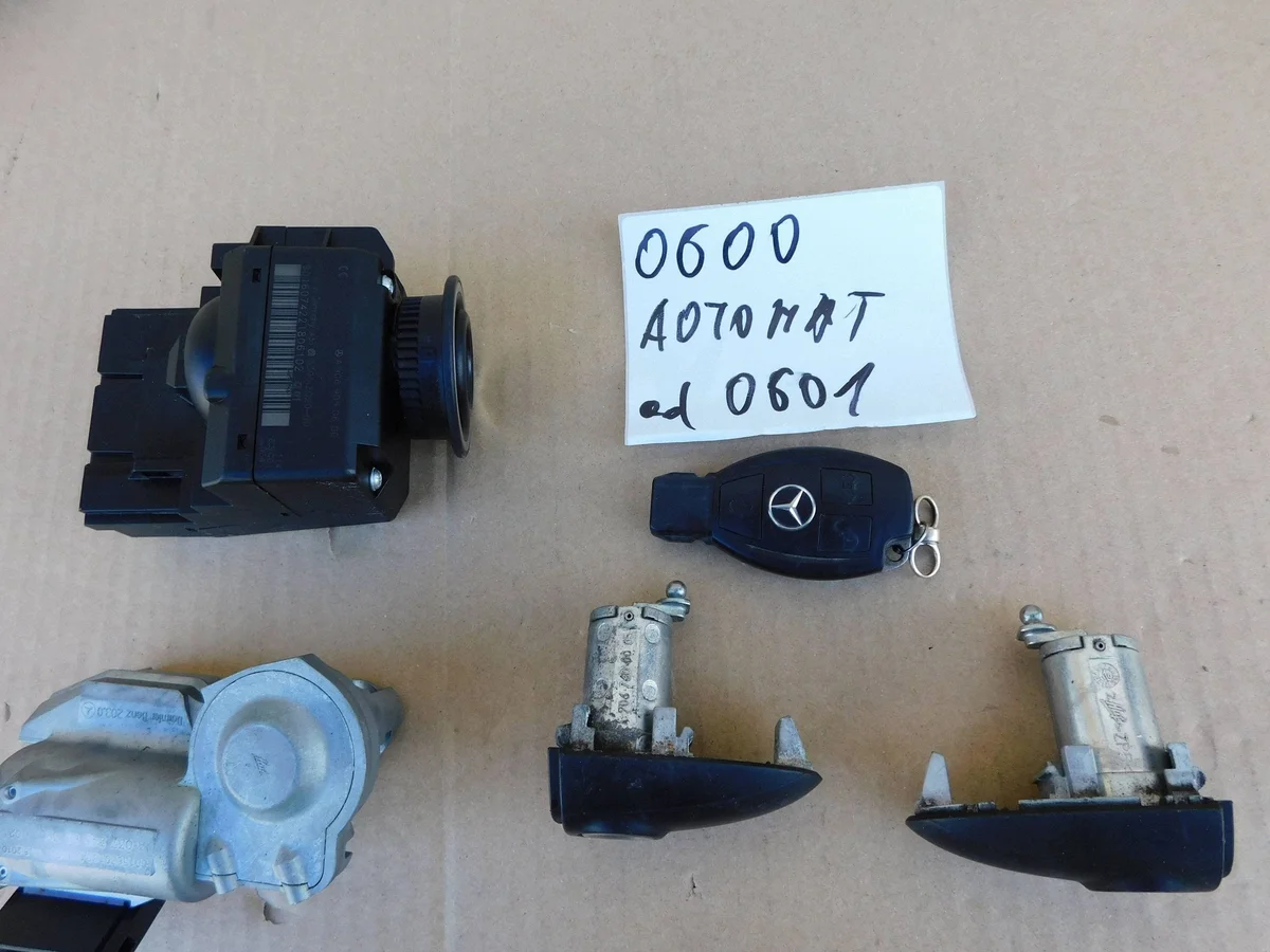 Contactslot Mercedes-Benz Sprinter A9069050600
