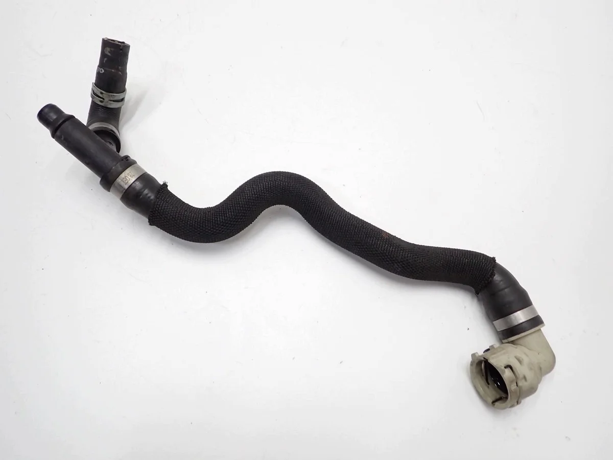 Vattenrör Volvo V40 II T2 1.5 Turbo 31686817