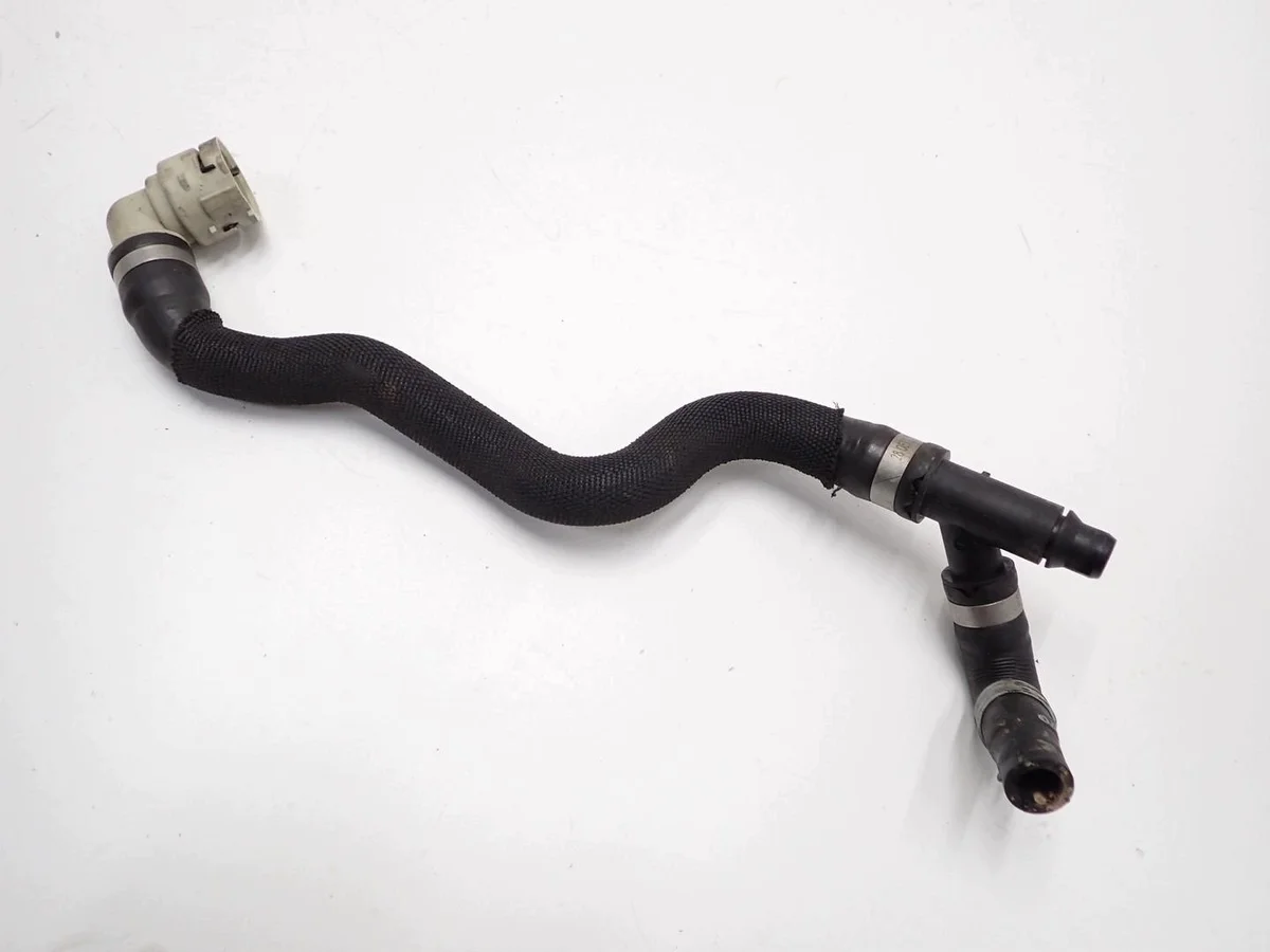 Kühlmittelrohr Volvo V40 II T2 1.5 Turbo 31686817