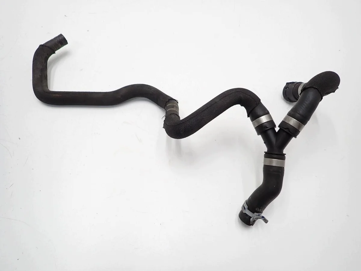 Kühlmittelrohr Volvo V40 II T2 1.5T 31368076