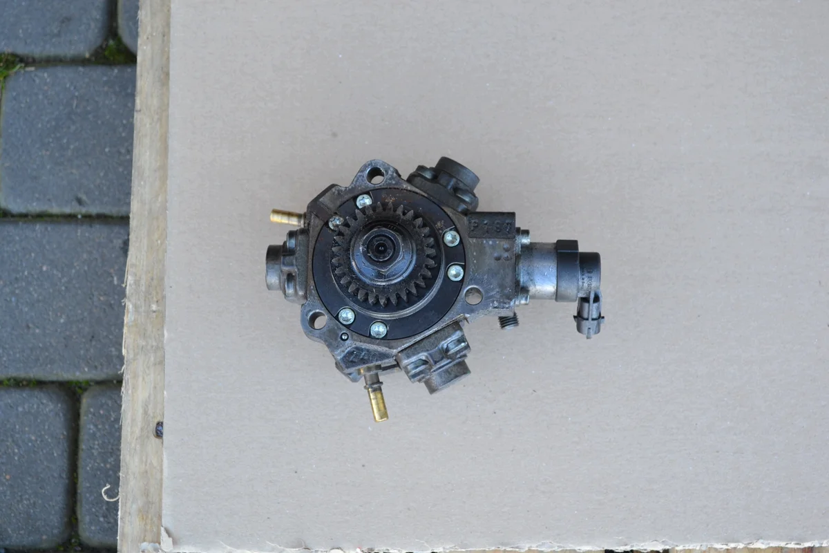 Polttoainejärjestelmä Renault Opel 1.6 dCi 0445110546 image 9