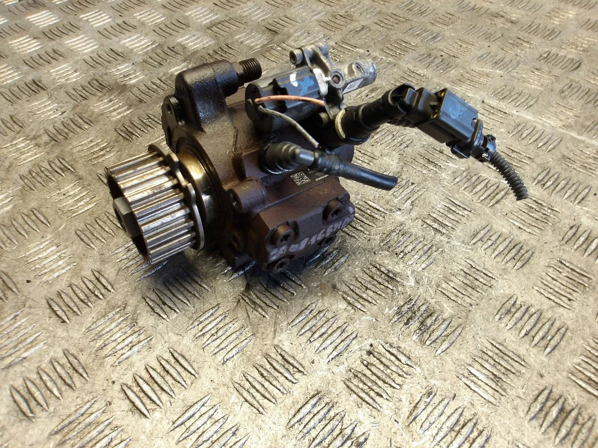 High-Pressure Fuel Pump Peugeot 9672605380