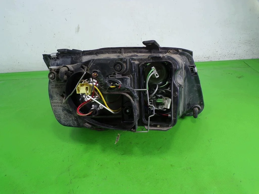 Faro delantero izquierdo Volkswagen Bora
