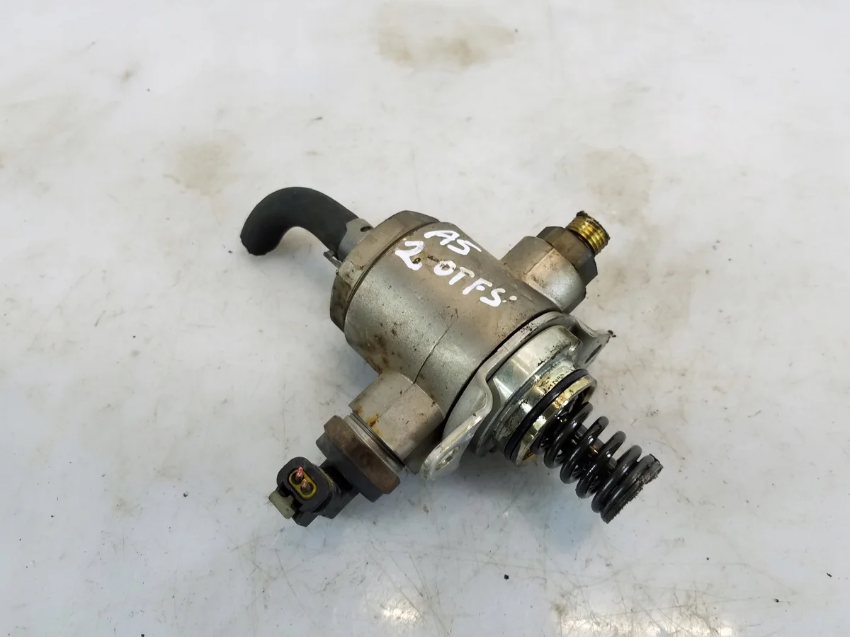 Brandstofpomp Audi A5 8T 2.0 TFSI 06J127025E