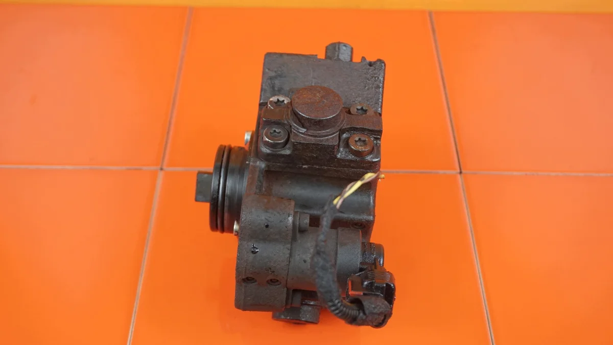 Opel Corsa E Astra K Bomba Inyección 24MB211POMPA0445010426