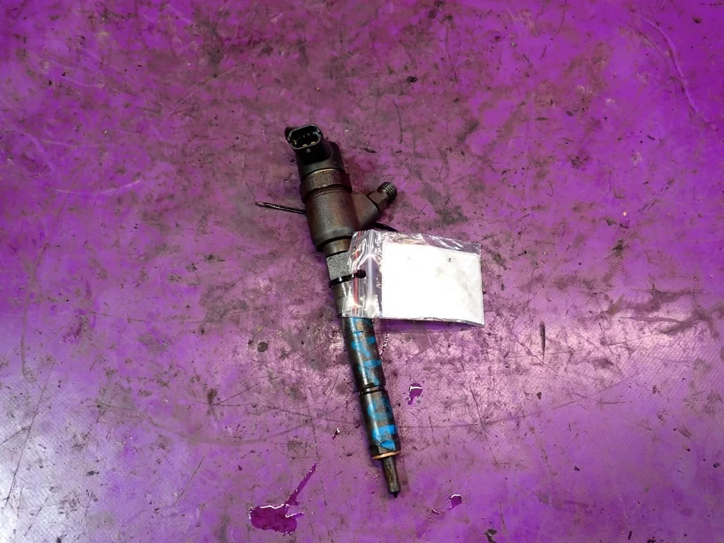 Opel Corsa C 1.3 CDTI Fuel Injector 0445110083