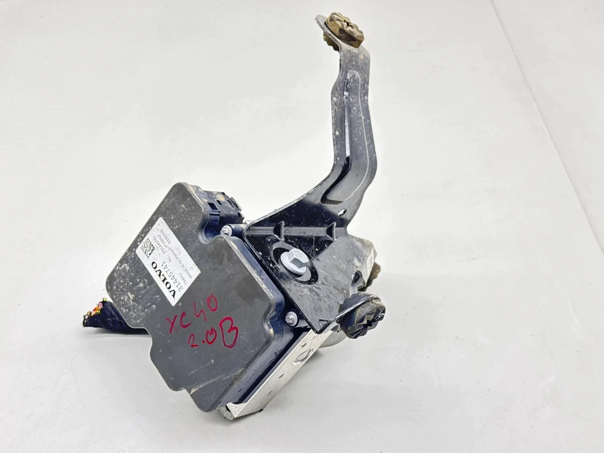 Volvo XC40 ABS-pumppu 31445741