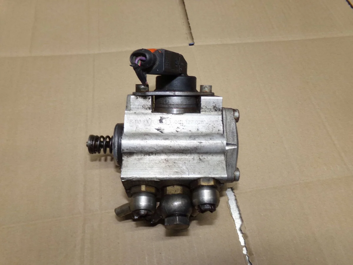 Bomba de combustible Audi A3 8P 2.0 FSI 06D127026J