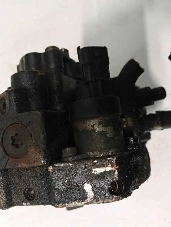 Polttoainepumppu Volvo S60 2.4L 034696 image 4