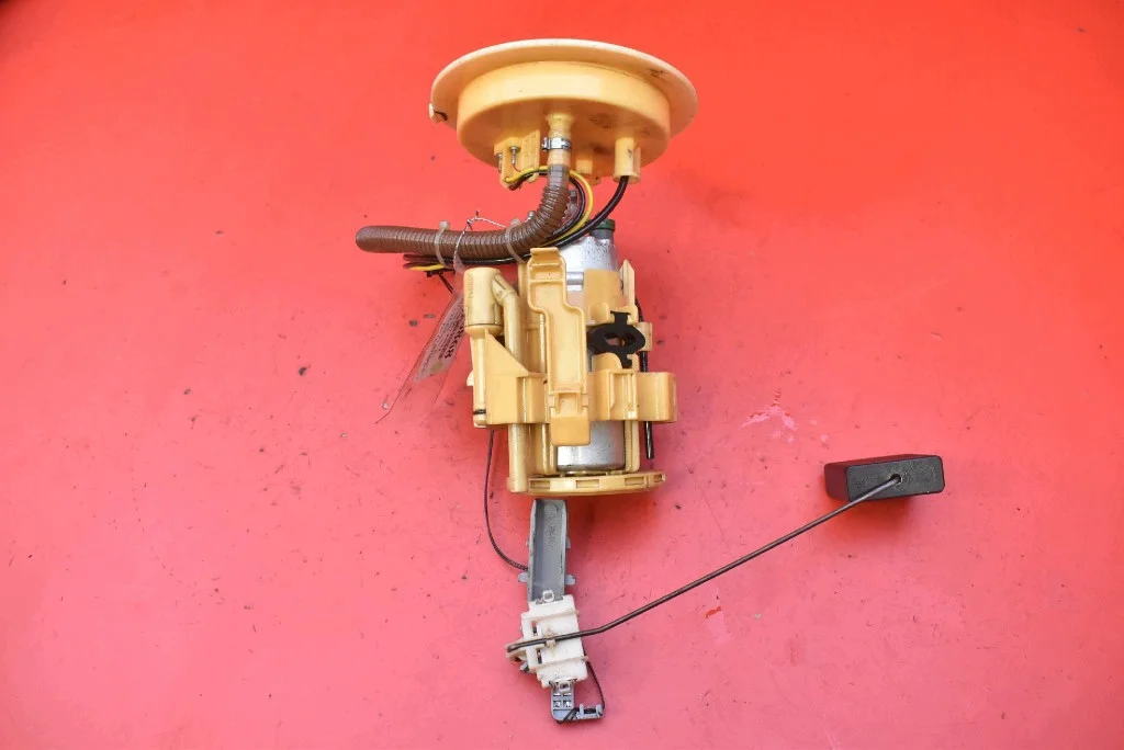Pompe à carburant BMW 6756257
