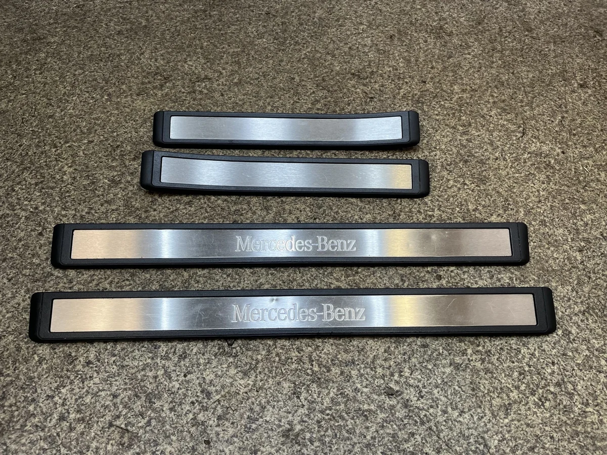 Friso de Soleira Interior Mercedes W211 A2116801335