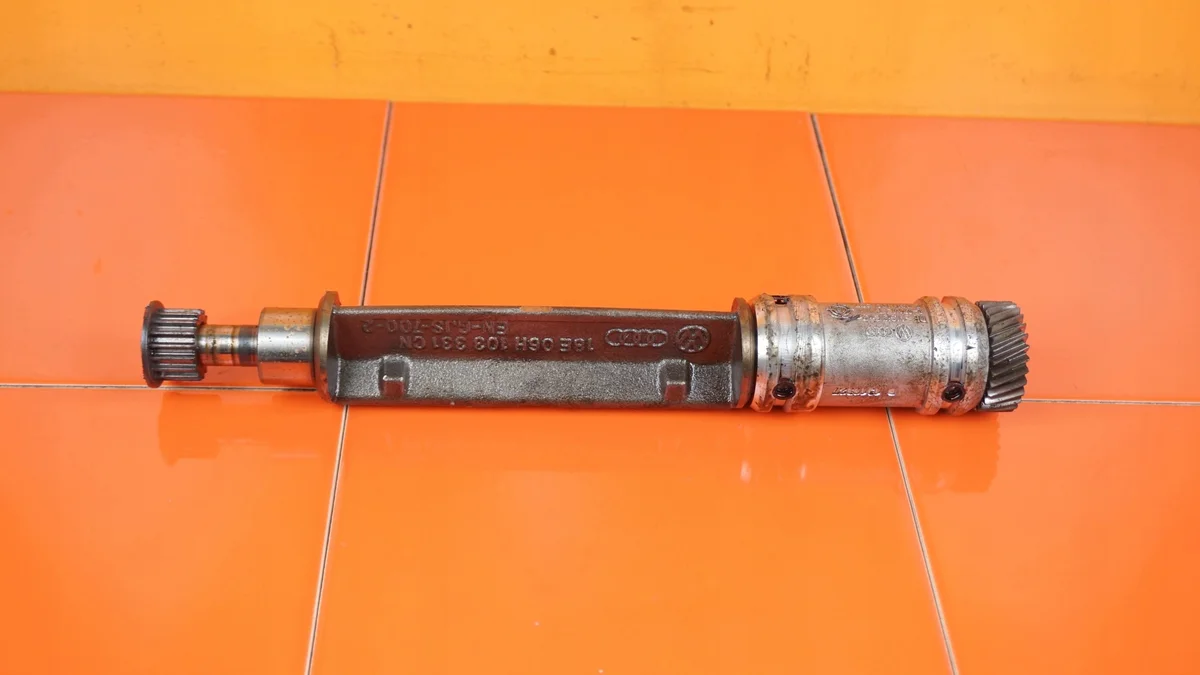 Balansaxel Audi A4 A5 Exeo 1.8 TFSI 06H103337 18MB1322WALEK06H103337