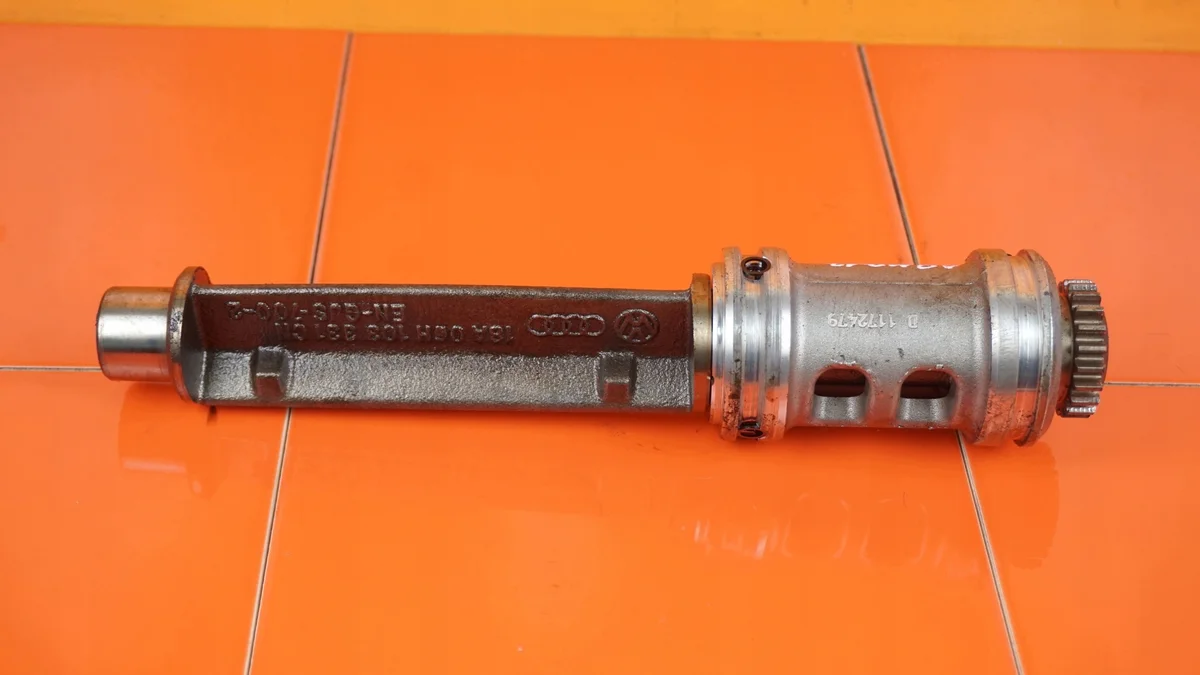Balansaxel Audi A4 A5 Exeo 1.8 TFSI 06H103337 18MB1323WALEK06H103337